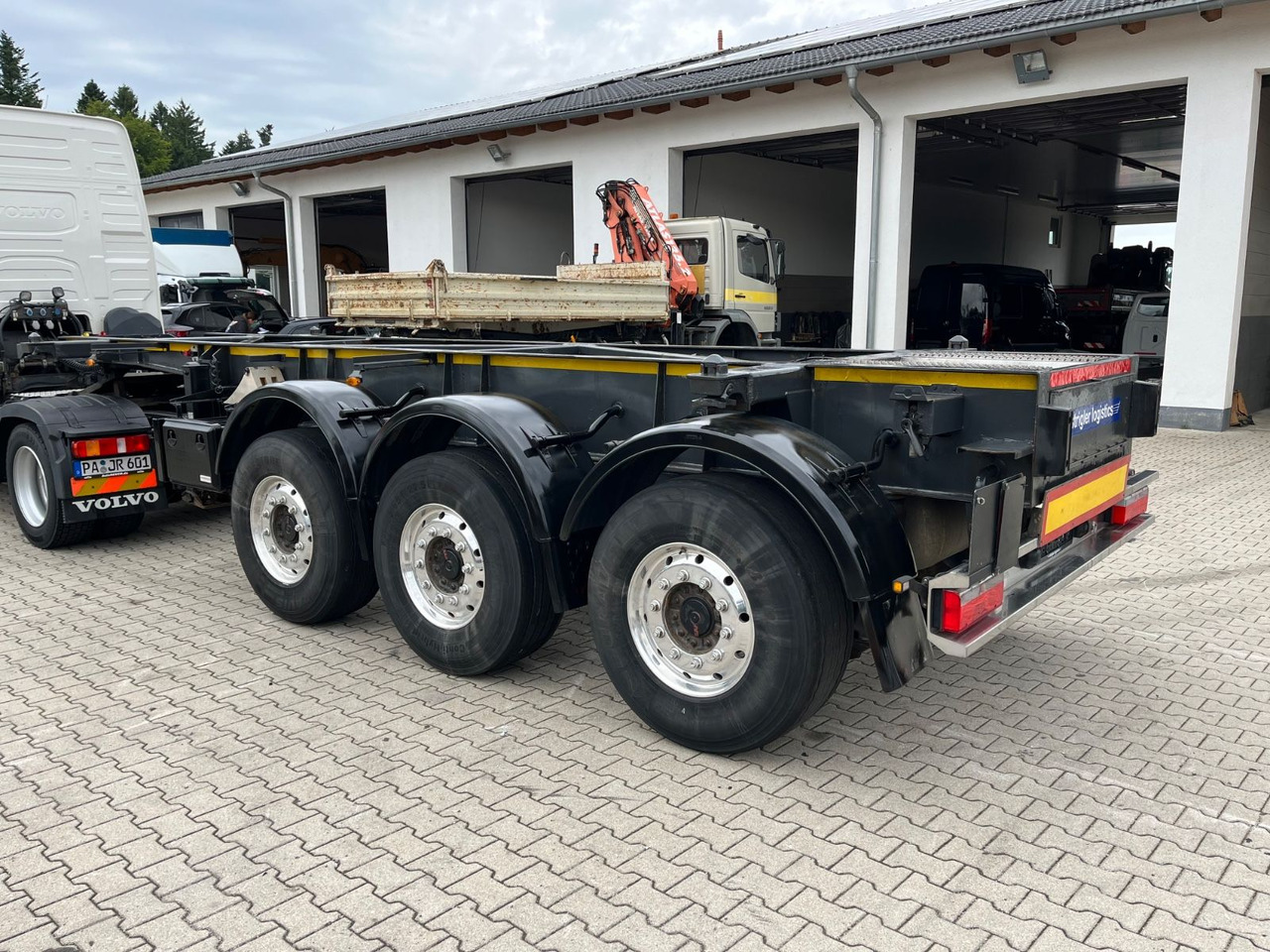 Schwarzmüller S1 R-Serie Tank Chassis ADR SAF Alufelgen - Kontejnerska polprikolica/ Polprikolica z zamenljivim tovoriščem: slika 5 Schwarzmüller S1 R-Serie Tank Chassis ADR SAF Alufelgen - Kontejnerska polprikolica/ Polprikolica z zamenljivim tovoriščem: slika 5