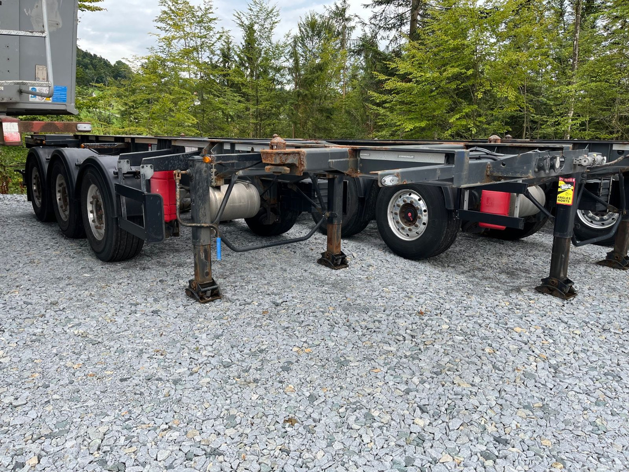 Schwarzmüller S1 R-Serie Tank Chassis ADR SAF Alufelgen - Kontejnerska polprikolica/ Polprikolica z zamenljivim tovoriščem: slika 1 Schwarzmüller S1 R-Serie Tank Chassis ADR SAF Alufelgen - Kontejnerska polprikolica/ Polprikolica z zamenljivim tovoriščem: slika 1
