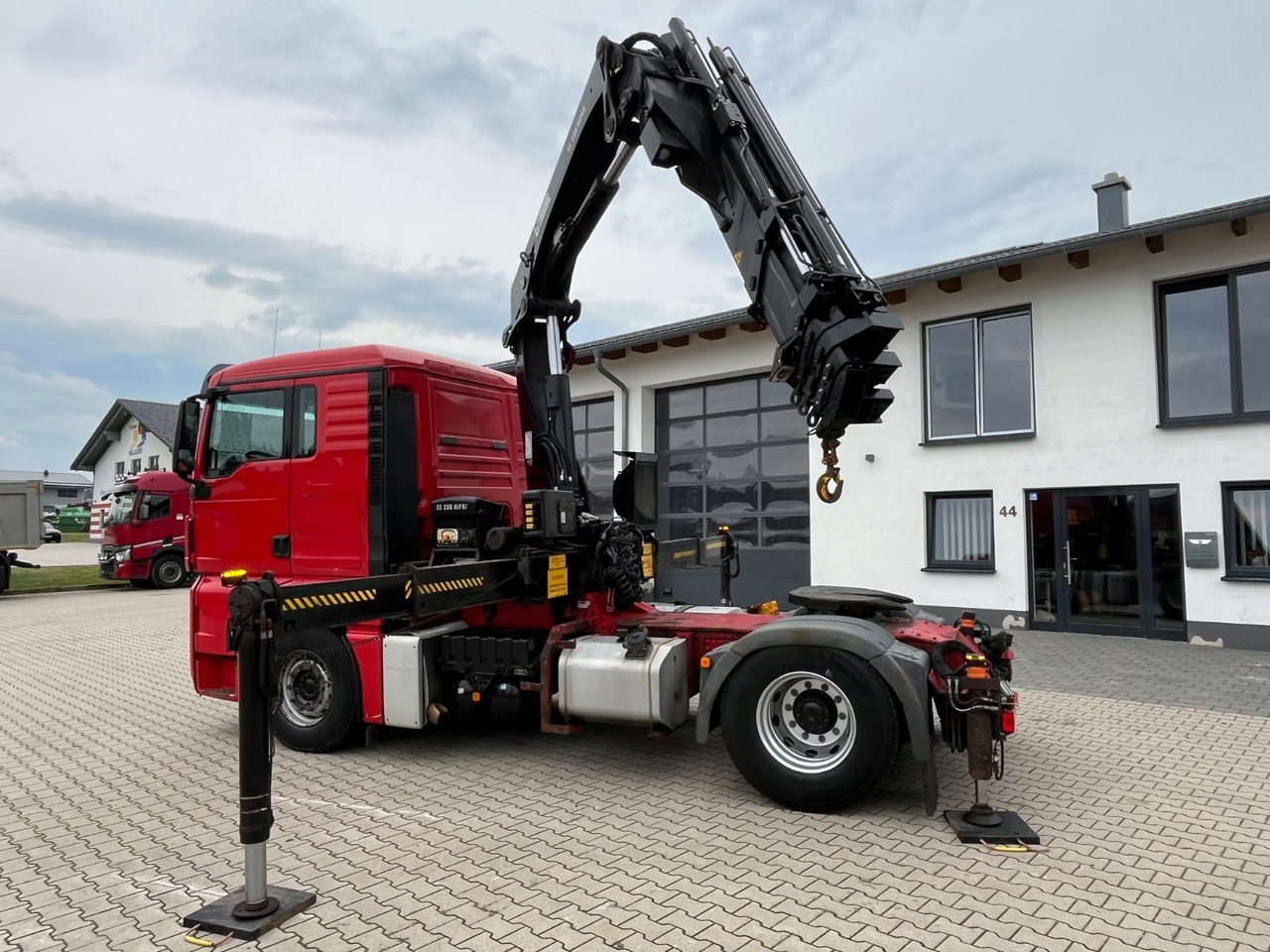 MAN TGX 18.400 mit Kran HIAB 288E P-5 HIPRO - Vlačilec: slika 2 MAN TGX 18.400 mit Kran HIAB 288E P-5 HIPRO - Vlačilec: slika 2