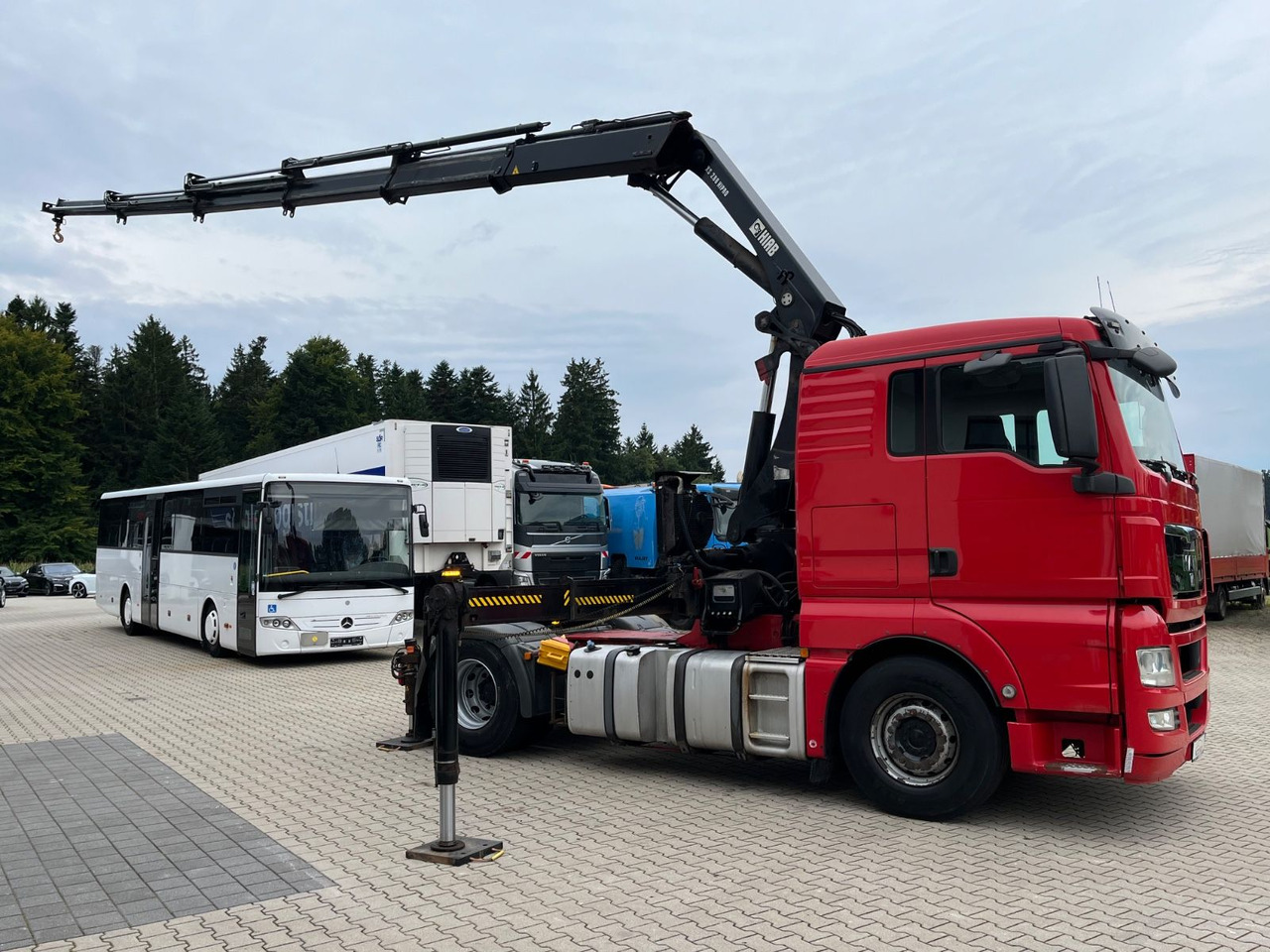 MAN TGX 18.400 mit Kran HIAB 288E P-5 HIPRO - Vlačilec: slika 3 MAN TGX 18.400 mit Kran HIAB 288E P-5 HIPRO - Vlačilec: slika 3