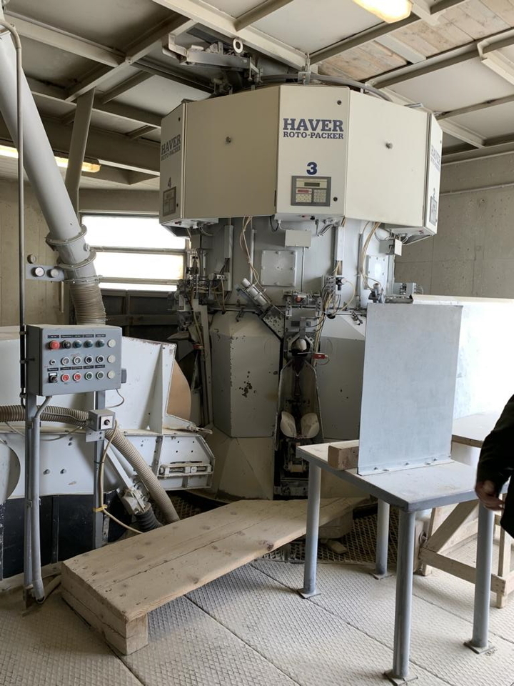 Haver & Boecker 6 nozzle bagging plant - Gradbena oprema: slika 1 Haver & Boecker 6 nozzle bagging plant - Gradbena oprema: slika 1