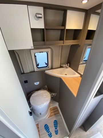 Nov Kombi avtodom LMC INNOVAN 600 ,ASD, Aufstelldach,26 Modell,: slika 16