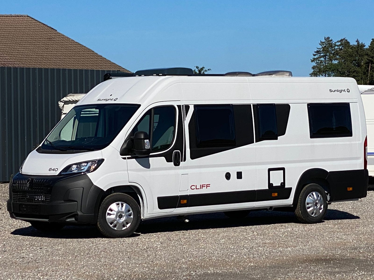 Sunlight Cliff 640 mit Längsbetten,Modell 25 - Kombi avtodom: slika 4 Sunlight Cliff 640 mit Längsbetten,Modell 25 - Kombi avtodom: slika 4