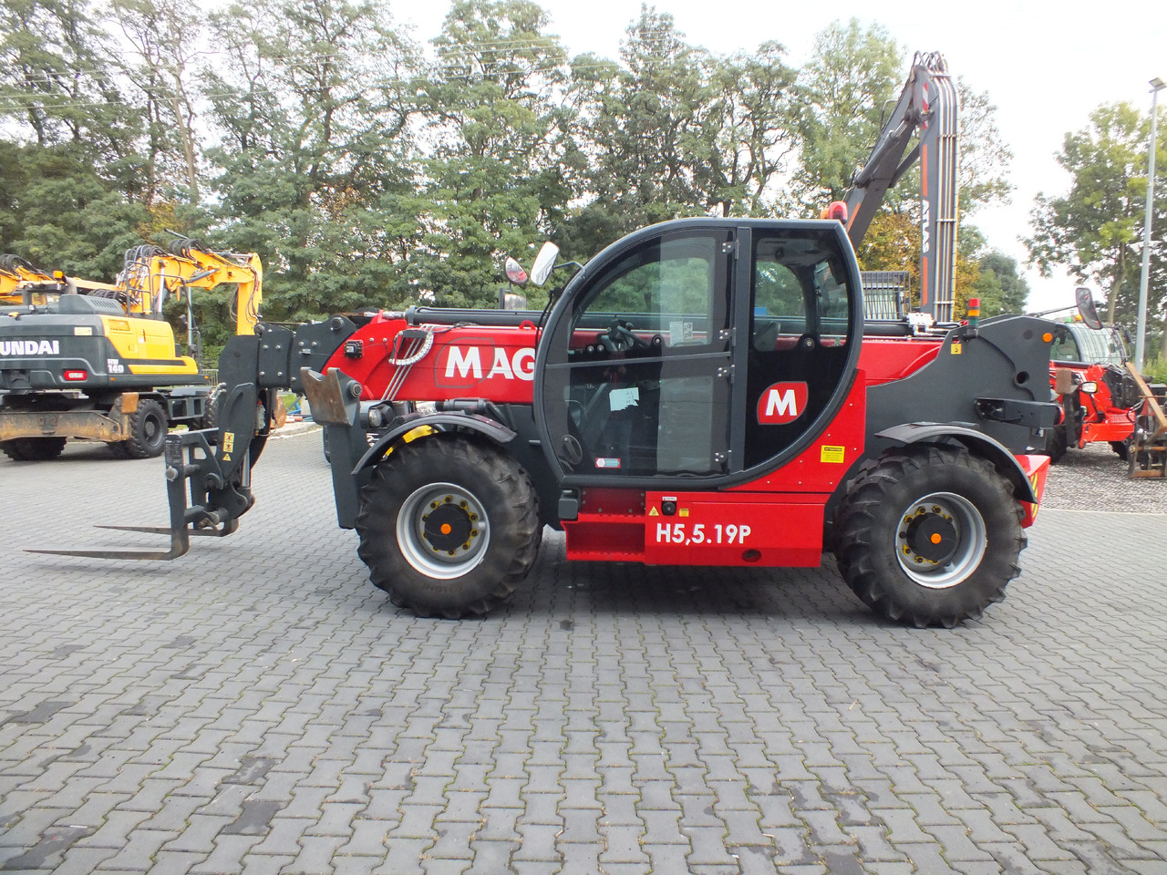 MAGNI TH5,5.19P - Teleskopski kolesni nakladalnik za Gradbeni stroj: slika 2 MAGNI TH5,5.19P - Teleskopski kolesni nakladalnik za Gradbeni stroj: slika 2