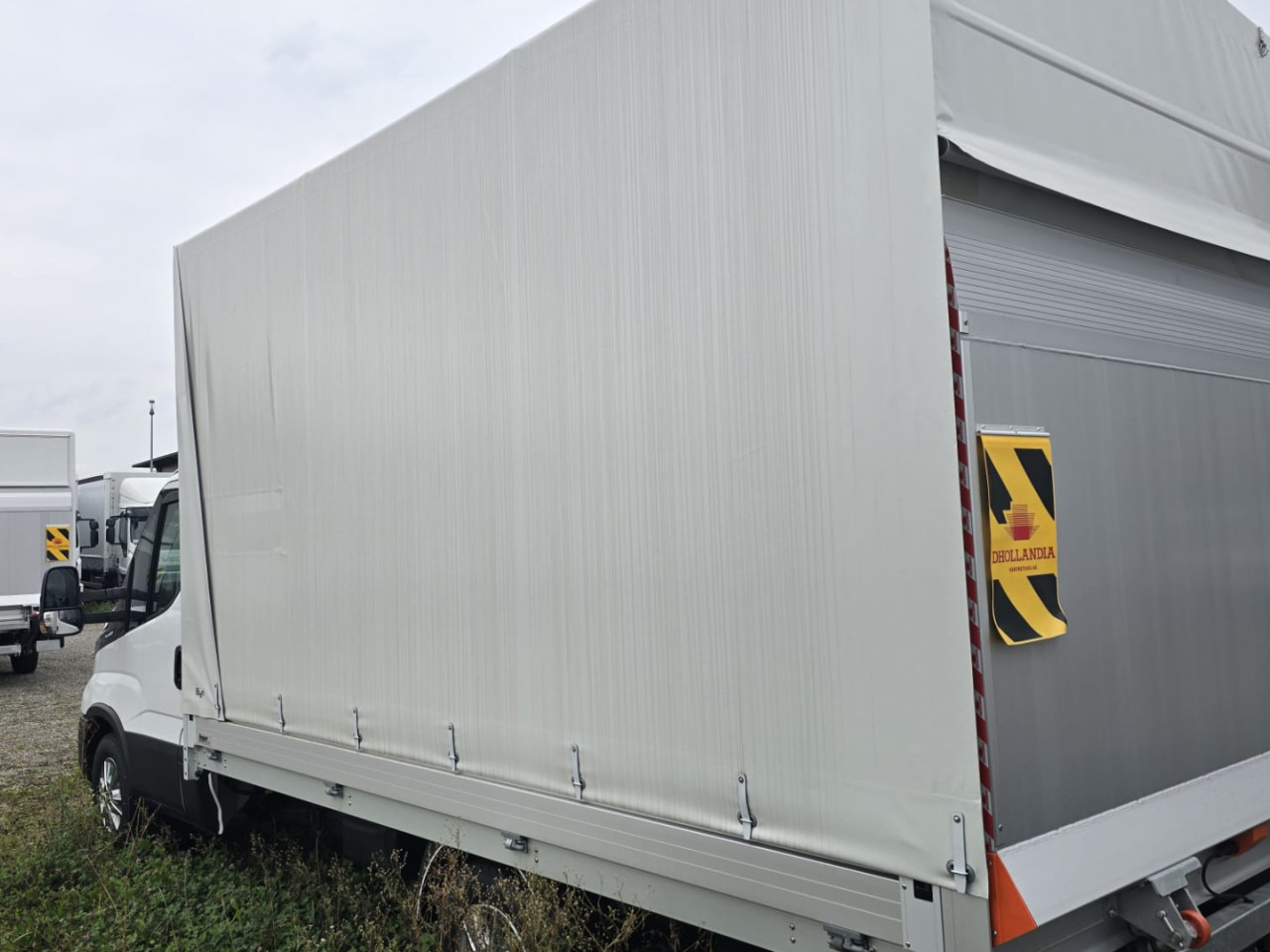 IVECO DAILY 35S18HA8 Blache mit Ladebordwand - Dostavno vozilo s ponjavo: slika 3 IVECO DAILY 35S18HA8 Blache mit Ladebordwand - Dostavno vozilo s ponjavo: slika 3