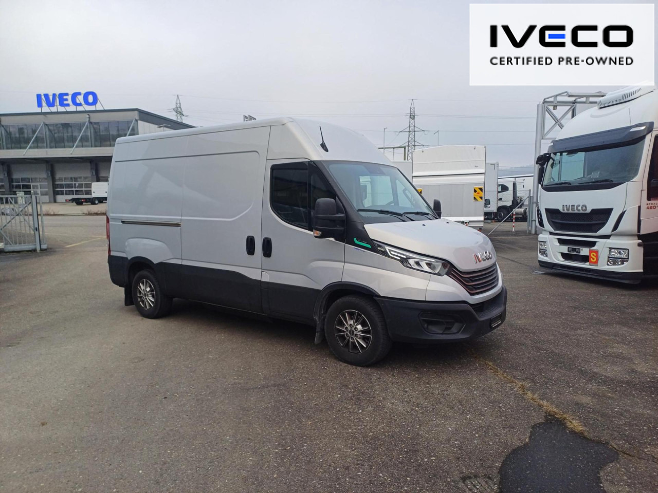 IVECO Daily 35S14NA8V/P CNG Euro6 Klima AHK Navi ZV - Furgon: slika 1 IVECO Daily 35S14NA8V/P CNG Euro6 Klima AHK Navi ZV - Furgon: slika 1
