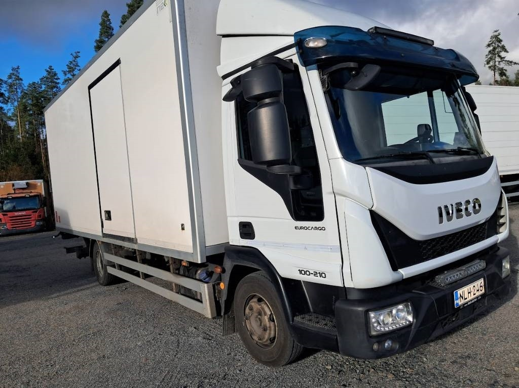 Iveco Eurocargo 100 E21 - Tovornjak zabojnik: slika 2 Iveco Eurocargo 100 E21 - Tovornjak zabojnik: slika 2