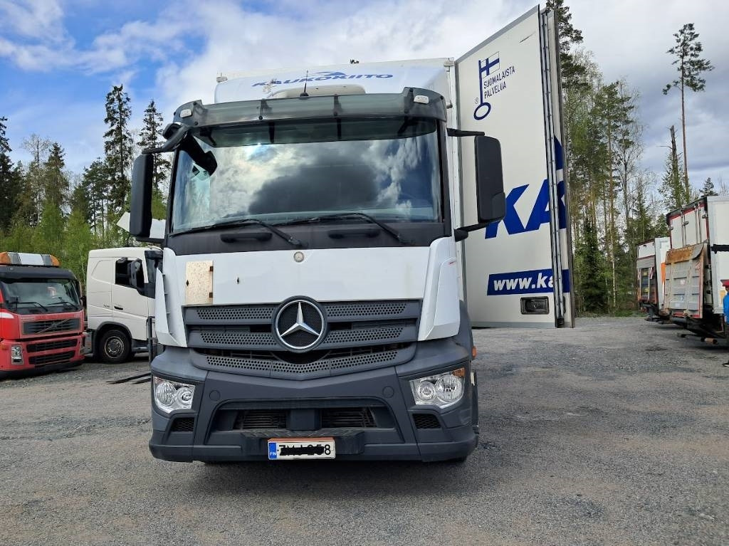 Mercedes-Benz Antos 1824L - Tovornjak zabojnik: slika 2 Mercedes-Benz Antos 1824L - Tovornjak zabojnik: slika 2