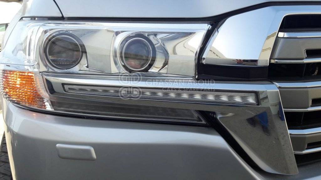 DOUBLE INDICATOR HEADLIGHT - Karoserija in zunanjost za Avtomobil: slika 1 DOUBLE INDICATOR HEADLIGHT - Karoserija in zunanjost za Avtomobil: slika 1