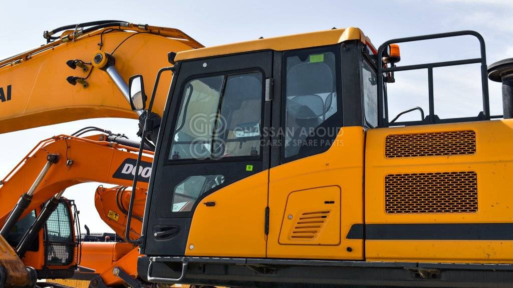 HYUNDAI EXCAVATOR HX520 2.20 CU.M. MY2019 - Bager goseničar: slika 2 HYUNDAI EXCAVATOR HX520 2.20 CU.M. MY2019 - Bager goseničar: slika 2