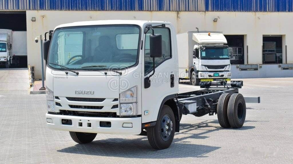 Nov Tovornjak s kesonom Isuzu NPR 85H: slika 1