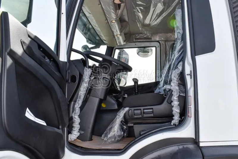 Iveco T-WAY AD380T47H 6x4 R24 Tyres Chassis - Barcelona Stock - Tovornjak-šasija: slika 4 Iveco T-WAY AD380T47H 6x4 R24 Tyres Chassis - Barcelona Stock - Tovornjak-šasija: slika 4