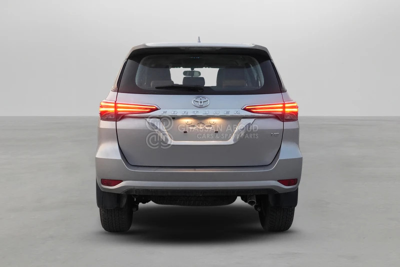 Toyota Fortuner 4x4 - SUV: slika 5 Toyota Fortuner 4x4 - SUV: slika 5