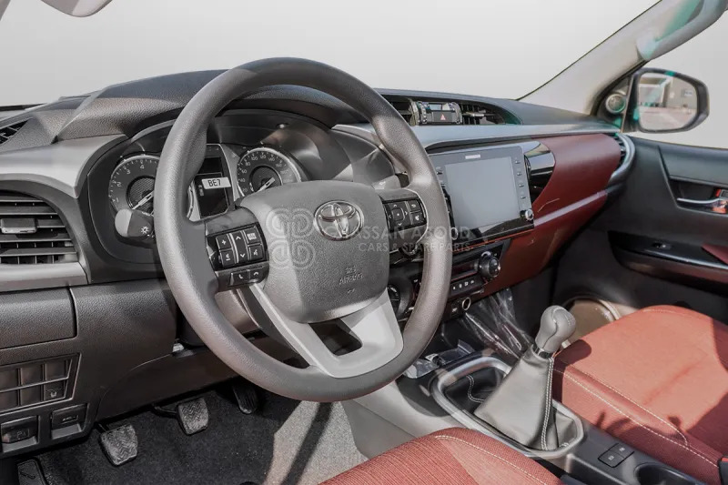 Toyota Hilux 4X4 Double Cabin - Poltovornjak, Dostavno vozilo z dvojno kabino: slika 5 Toyota Hilux 4X4 Double Cabin - Poltovornjak, Dostavno vozilo z dvojno kabino: slika 5
