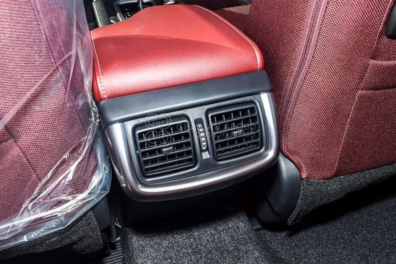 Toyota Hilux 4X4 Double Cabin - Poltovornjak, Dostavno vozilo z dvojno kabino: slika 5 Toyota Hilux 4X4 Double Cabin - Poltovornjak, Dostavno vozilo z dvojno kabino: slika 5