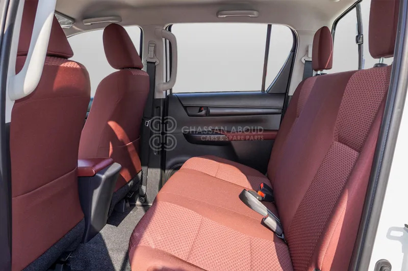 Toyota Hilux 4X4 Double Cabin - Poltovornjak, Dostavno vozilo z dvojno kabino: slika 4 Toyota Hilux 4X4 Double Cabin - Poltovornjak, Dostavno vozilo z dvojno kabino: slika 4