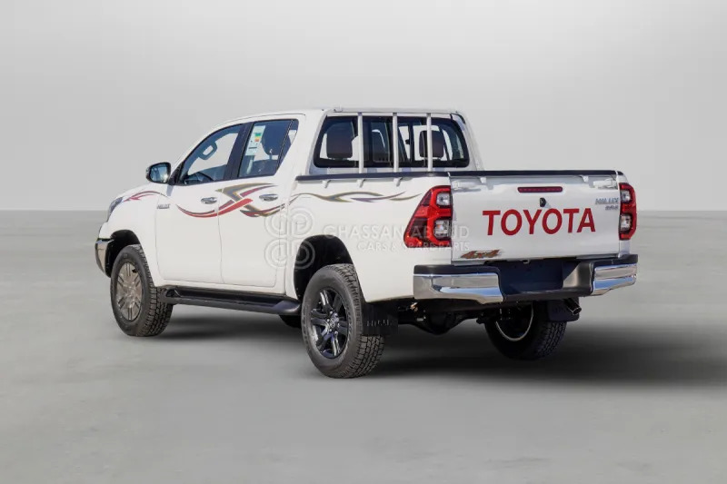 Toyota Hilux 4X4 Double Cabin - Poltovornjak, Dostavno vozilo z dvojno kabino: slika 4 Toyota Hilux 4X4 Double Cabin - Poltovornjak, Dostavno vozilo z dvojno kabino: slika 4