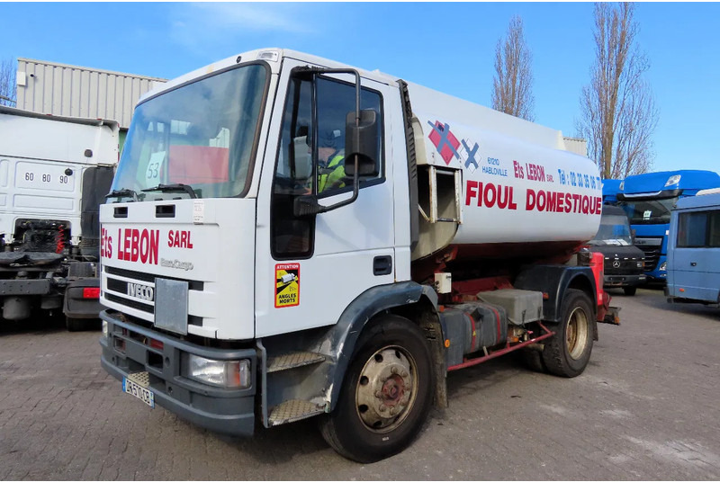Iveco Eurocargo FUEL (DIESEL/PETROL) 8000 LITERS, COMP: 3500L,1000L, 3500L - Tovornjak cisterna, Tovornjak z dvigalom: slika 3 Iveco Eurocargo FUEL (DIESEL/PETROL) 8000 LITERS, COMP: 3500L,1000L, 3500L - Tovornjak cisterna, Tovornjak z dvigalom: slika 3