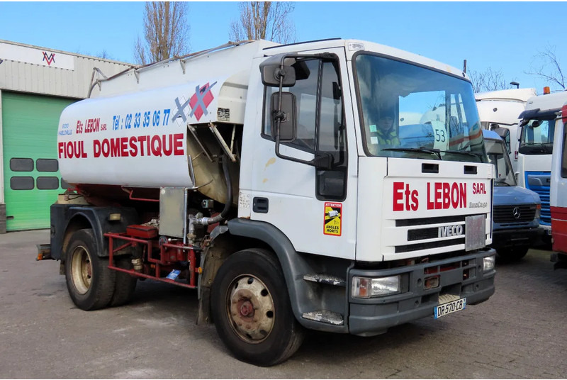 Iveco Eurocargo FUEL (DIESEL/PETROL) 8000 LITERS, COMP: 3500L,1000L, 3500L - Tovornjak cisterna, Tovornjak z dvigalom: slika 1 Iveco Eurocargo FUEL (DIESEL/PETROL) 8000 LITERS, COMP: 3500L,1000L, 3500L - Tovornjak cisterna, Tovornjak z dvigalom: slika 1