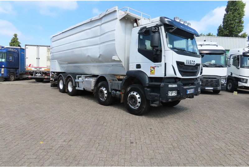 Iveco Eurotrakker 410 8x4. Light damages, 100% all working. 100% drivable - Tovornjak cisterna: slika 3 Iveco Eurotrakker 410 8x4. Light damages, 100% all working. 100% drivable - Tovornjak cisterna: slika 3