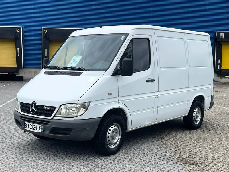 Mercedes-Benz Sprinter 208 3 seats. Very good bus! 100% engine and gearbox! France use - Furgon: slika 3 Mercedes-Benz Sprinter 208 3 seats. Very good bus! 100% engine and gearbox! France use - Furgon: slika 3