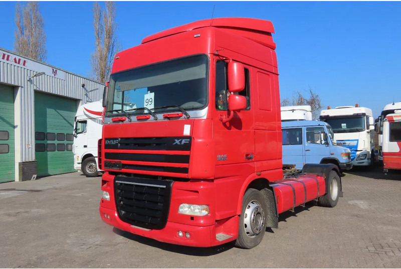 DAF XF 105.460 Euro5 evv, 2 beds, 2 tanks - Vlačilec: slika 2 DAF XF 105.460 Euro5 evv, 2 beds, 2 tanks - Vlačilec: slika 2