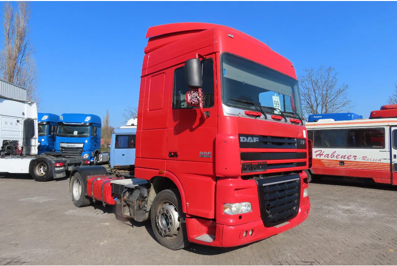 DAF XF 105.460 Euro5 evv, 2 beds, 2 tanks - Vlačilec: slika 1 DAF XF 105.460 Euro5 evv, 2 beds, 2 tanks - Vlačilec: slika 1