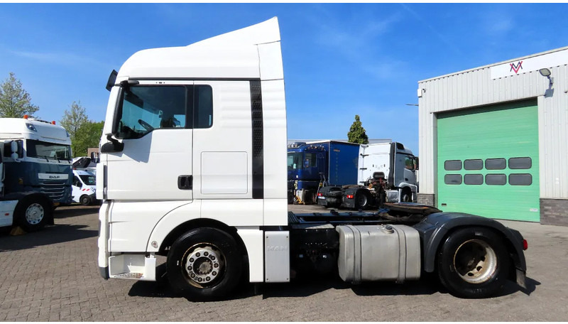 MAN TGX.18.400 RETARDER, 2X FUEL TANK, FRIGO - Vlačilec: slika 4 MAN TGX.18.400 RETARDER, 2X FUEL TANK, FRIGO - Vlačilec: slika 4