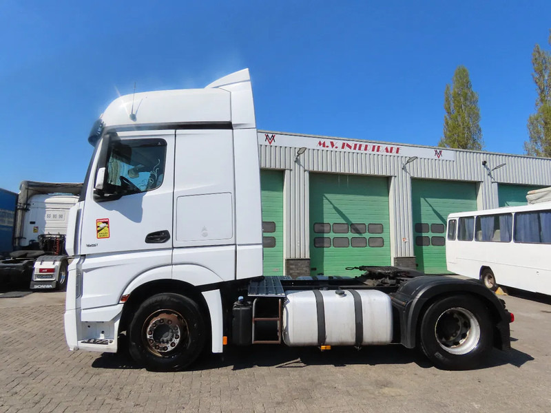 Mercedes-Benz Actros 1851 RETARDER, EVV, 831300 km original! RETARDER, 2 tanks - Vlačilec: slika 5 Mercedes-Benz Actros 1851 RETARDER, EVV, 831300 km original! RETARDER, 2 tanks - Vlačilec: slika 5