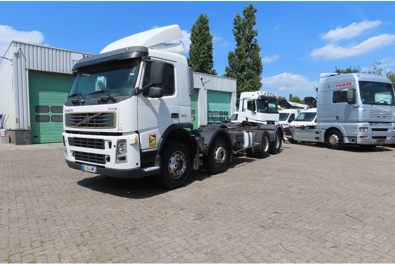 Volvo FM 12.380 8x4 FULL SPRING. 100% condition! - Tovornjak-šasija: slika 2 Volvo FM 12.380 8x4 FULL SPRING. 100% condition! - Tovornjak-šasija: slika 2