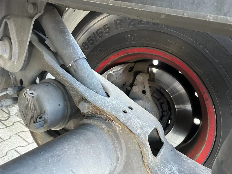 Kontejnerska polprikolica/ Polprikolica z zamenljivim tovoriščem Burg 20FT ADR (EX/II, EX/III, FL, AT), Leergewicht : 3.690kg, SAF INTRADISC, 2x Liftachse, NL-Chassis: slika 6 Kontejnerska polprikolica/ Polprikolica z zamenljivim tovoriščem Burg 20FT ADR (EX/II, EX/III, FL, AT), Leergewicht : 3.690kg, SAF INTRADISC, 2x Liftachse, NL-Chassis: slika 6