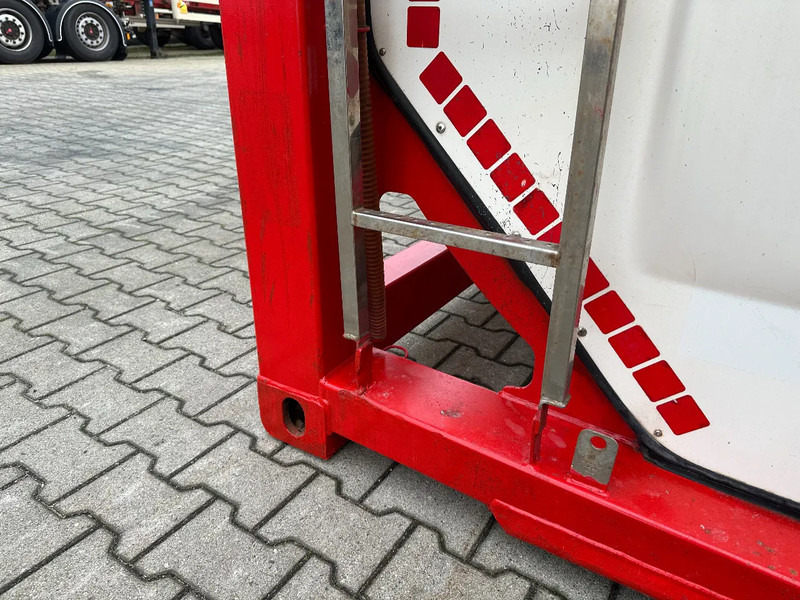 SINGAMAS 20FT ISO, 26.000L/1-COMP/3 BAFFELS/3 manholes, 5Y inspection: 06/2027 lizing SINGAMAS 20FT ISO, 26.000L/1-COMP/3 BAFFELS/3 manholes, 5Y inspection: 06/2027: slika 7 SINGAMAS 20FT ISO, 26.000L/1-COMP/3 BAFFELS/3 manholes, 5Y inspection: 06/2027 lizing SINGAMAS 20FT ISO, 26.000L/1-COMP/3 BAFFELS/3 manholes, 5Y inspection: 06/2027: slika 7