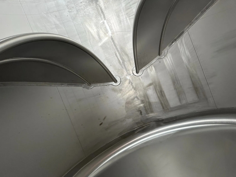 SINGAMAS 20FT ISO, 26.000L/1-COMP/3 BAFFELS/3 manholes, 5Y inspection: 06/2027 lizing SINGAMAS 20FT ISO, 26.000L/1-COMP/3 BAFFELS/3 manholes, 5Y inspection: 06/2027: slika 18 SINGAMAS 20FT ISO, 26.000L/1-COMP/3 BAFFELS/3 manholes, 5Y inspection: 06/2027 lizing SINGAMAS 20FT ISO, 26.000L/1-COMP/3 BAFFELS/3 manholes, 5Y inspection: 06/2027: slika 18