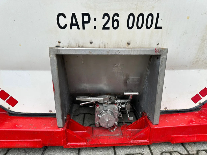 SINGAMAS 20FT ISO, 26.000L/1-COMP/3 BAFFELS/3 manholes, 5Y inspection: 06/2027 lizing SINGAMAS 20FT ISO, 26.000L/1-COMP/3 BAFFELS/3 manholes, 5Y inspection: 06/2027: slika 8 SINGAMAS 20FT ISO, 26.000L/1-COMP/3 BAFFELS/3 manholes, 5Y inspection: 06/2027 lizing SINGAMAS 20FT ISO, 26.000L/1-COMP/3 BAFFELS/3 manholes, 5Y inspection: 06/2027: slika 8