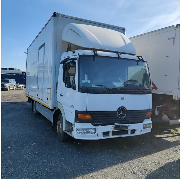Mercedes-Benz 818 - Tovornjak zabojnik: slika 2 Mercedes-Benz 818 - Tovornjak zabojnik: slika 2