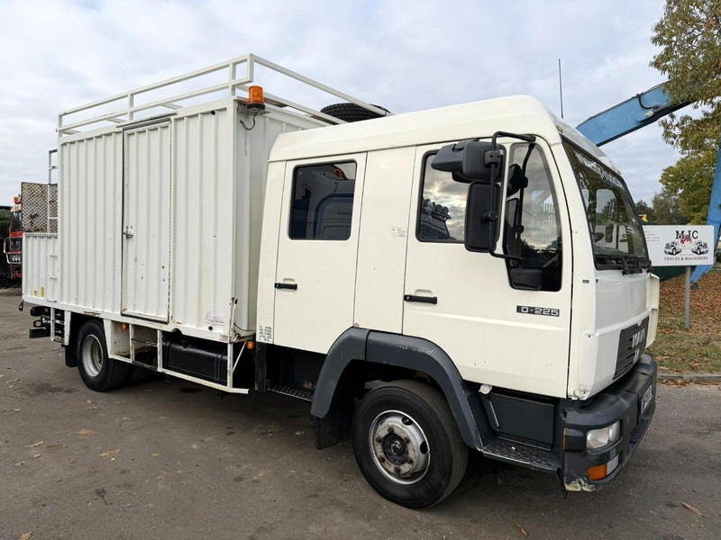 MAN 10.225 LC CLOSED BOX / KOFFER - DOKA - MANUAL GEARBOX - *344.000km* - STEEL SPRING / BLATT / LAMES - BE TRUCK - Tovornjak zabojnik: slika 1 MAN 10.225 LC CLOSED BOX / KOFFER - DOKA - MANUAL GEARBOX - *344.000km* - STEEL SPRING / BLATT / LAMES - BE TRUCK - Tovornjak zabojnik: slika 1