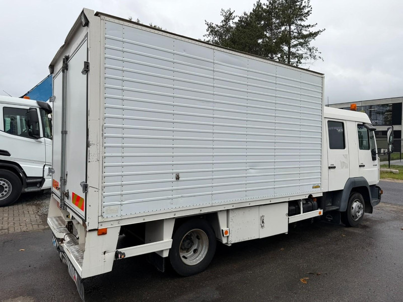 MAN LE 8.180 CLOSED BOX / KOFFER - DOKA - MANUAL GEARBOX - *248.000km* - STEEL SPRING / BLATT / LAMES - BE TRUCK - Tovornjak zabojnik: slika 5 MAN LE 8.180 CLOSED BOX / KOFFER - DOKA - MANUAL GEARBOX - *248.000km* - STEEL SPRING / BLATT / LAMES - BE TRUCK - Tovornjak zabojnik: slika 5