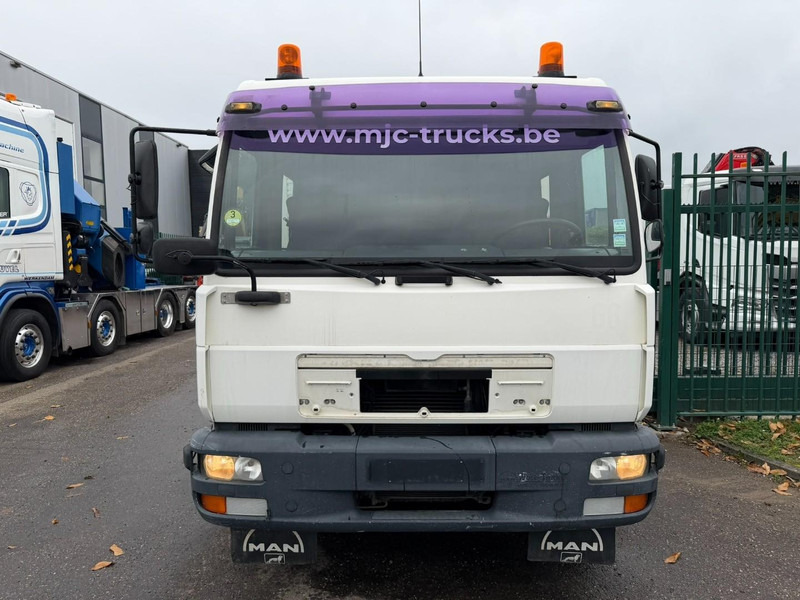 MAN LE 8.180 CLOSED BOX / KOFFER - DOKA - MANUAL GEARBOX - *248.000km* - STEEL SPRING / BLATT / LAMES - BE TRUCK - Tovornjak zabojnik: slika 2 MAN LE 8.180 CLOSED BOX / KOFFER - DOKA - MANUAL GEARBOX - *248.000km* - STEEL SPRING / BLATT / LAMES - BE TRUCK - Tovornjak zabojnik: slika 2