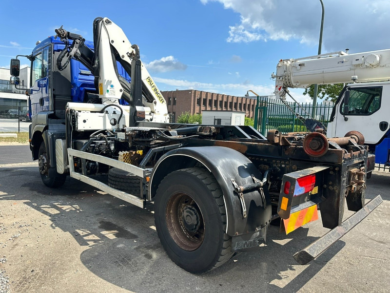 MAN TGA 18.310 4x4 HOOKLIFT + CRANE PALFINGER PK12000 - RADIO - ROTATOR - STEEL SPRING / HUB REDUCTION - MANUAL ZF - BE TRUCK - Kotalni prekucni tovornjak, Tovornjak z dvigalom: slika 5 MAN TGA 18.310 4x4 HOOKLIFT + CRANE PALFINGER PK12000 - RADIO - ROTATOR - STEEL SPRING / HUB REDUCTION - MANUAL ZF - BE TRUCK - Kotalni prekucni tovornjak, Tovornjak z dvigalom: slika 5
