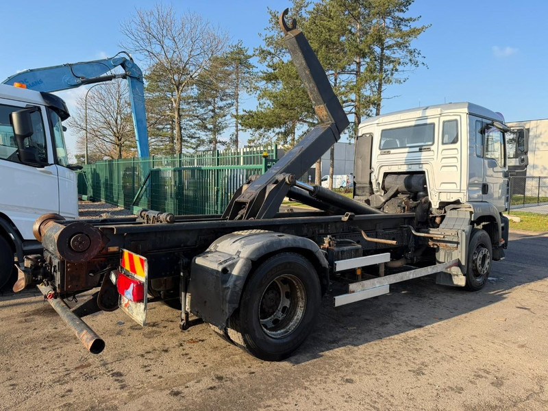 MAN TGA 18.350 4x2 19T HOOKLIFT / ABROLLKIPPER / GANCHO / AMPLIROL - EURO 3 - AS TRONIC AUTOMATIC - Kotalni prekucni tovornjak: slika 5 MAN TGA 18.350 4x2 19T HOOKLIFT / ABROLLKIPPER / GANCHO / AMPLIROL - EURO 3 - AS TRONIC AUTOMATIC - Kotalni prekucni tovornjak: slika 5
