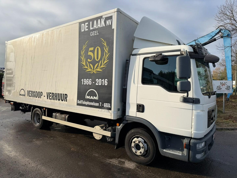 MAN TGL 8.180 4x2 BL COSED BOX / BAKWAGEN / CAISSE FERMEE - *184.000km* - 3 SEATER - EURO 5 - AIR SUSPENSION - BOX 6m00 x 2m49 x 2m38 - BE TRUCK - Tovornjak zabojnik: slika 1 MAN TGL 8.180 4x2 BL COSED BOX / BAKWAGEN / CAISSE FERMEE - *184.000km* - 3 SEATER - EURO 5 - AIR SUSPENSION - BOX 6m00 x 2m49 x 2m38 - BE TRUCK - Tovornjak zabojnik: slika 1