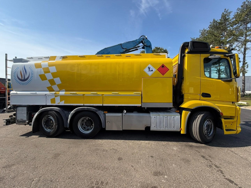 Mercedes-Benz ANTOS 2632 6x2 FUEL TANKER 16.000L - 4 COMP - DIESEL / PETROL - RETARDER - EURO 6 - LIFT / STEERING AXLE - *FULL AIR* - BE TRUCK - Tovornjak cisterna: slika 4 Mercedes-Benz ANTOS 2632 6x2 FUEL TANKER 16.000L - 4 COMP - DIESEL / PETROL - RETARDER - EURO 6 - LIFT / STEERING AXLE - *FULL AIR* - BE TRUCK - Tovornjak cisterna: slika 4