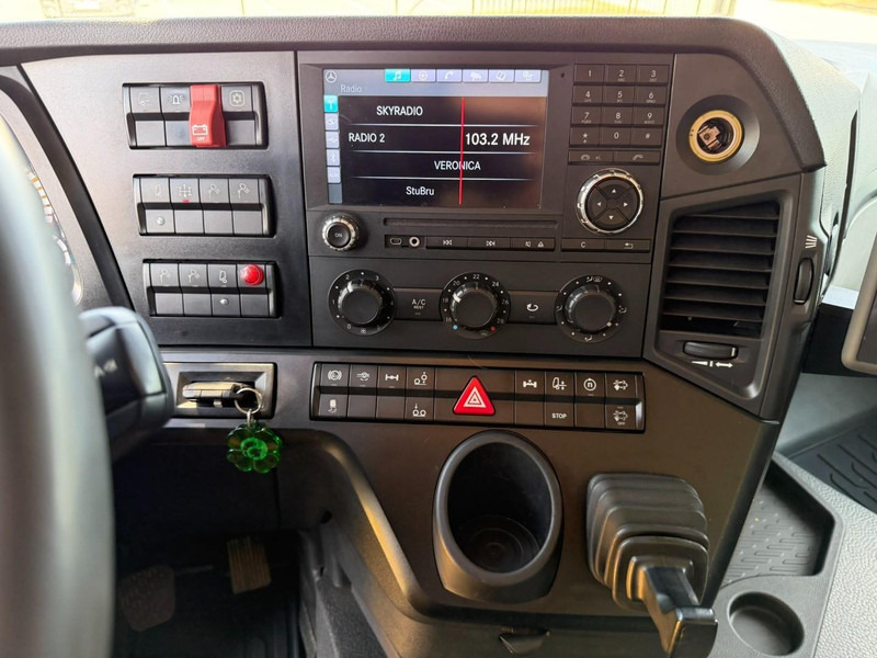 Tovornjak cisterna Mercedes-Benz ANTOS 2632 6x2 FUEL TANKER 16.000L - 4 COMP - DIESEL / PETROL - RETARDER - EURO 6 - LIFT / STEERING AXLE - *FULL AIR* - BE TRUCK: slika 16