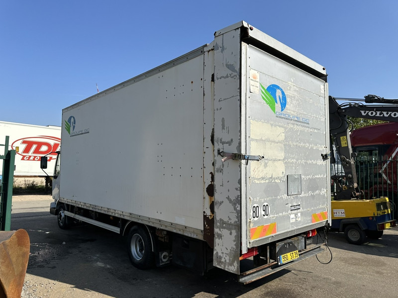 Renault MIDLUM 180 DCI 10T - CLOSED BOX 6.5m x 2.47m x 2.52m - E3 - AIR SUSPENSION - MANUAL - FR TRUCK - Tovornjak zabojnik: slika 4 Renault MIDLUM 180 DCI 10T - CLOSED BOX 6.5m x 2.47m x 2.52m - E3 - AIR SUSPENSION - MANUAL - FR TRUCK - Tovornjak zabojnik: slika 4