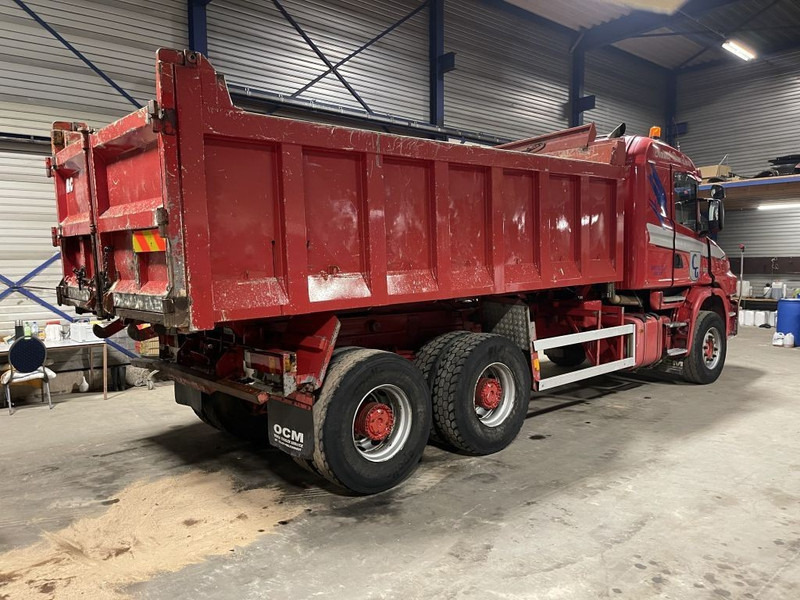 Scania T124-420 TORPEDO HAUBE - 6x4 - KIPPER - MANUAL GRS900 3+3 - STEEL SPRING / BALLIESTAS / LAMES / BLATT - Tovornjak prekucnik: slika 4 Scania T124-420 TORPEDO HAUBE - 6x4 - KIPPER - MANUAL GRS900 3+3 - STEEL SPRING / BALLIESTAS / LAMES / BLATT - Tovornjak prekucnik: slika 4