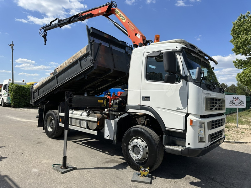 Volvo FM 300 4x4 TIPPER + CRANE PALFINGER PK 12000 - *339.000km* - MANUAL - STEEL SPRING / BIG AXLES - EURO 3 - TÜV 15/10/2025 - Tovornjak prekucnik, Tovornjak z dvigalom: slika 1 Volvo FM 300 4x4 TIPPER + CRANE PALFINGER PK 12000 - *339.000km* - MANUAL - STEEL SPRING / BIG AXLES - EURO 3 - TÜV 15/10/2025 - Tovornjak prekucnik, Tovornjak z dvigalom: slika 1