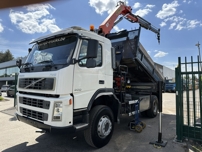 Volvo FM 300 4x4 TIPPER + CRANE PALFINGER PK 12000 - *339.000km* - MANUAL - STEEL SPRING / BIG AXLES - EURO 3 - TÜV 15/10/2025 - Tovornjak prekucnik, Tovornjak z dvigalom: slika 5 Volvo FM 300 4x4 TIPPER + CRANE PALFINGER PK 12000 - *339.000km* - MANUAL - STEEL SPRING / BIG AXLES - EURO 3 - TÜV 15/10/2025 - Tovornjak prekucnik, Tovornjak z dvigalom: slika 5