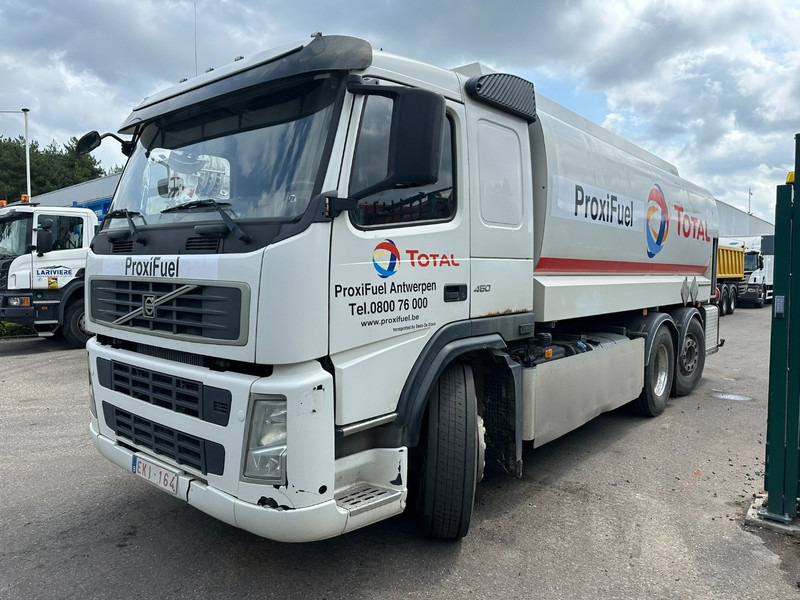 Volvo FM 450 6x2 19.000L - 5 COMP. FUEL TANKER / CITERNE - LIFT + STEERING AXLE - EURO 5 - - Tovornjak cisterna: slika 3 Volvo FM 450 6x2 19.000L - 5 COMP. FUEL TANKER / CITERNE - LIFT + STEERING AXLE - EURO 5 - - Tovornjak cisterna: slika 3