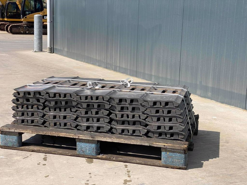 Case CX290 / CX300 Shoes/Pads - Okvir/ Šasija za Gradbeni stroj: slika 5 Case CX290 / CX300 Shoes/Pads - Okvir/ Šasija za Gradbeni stroj: slika 5