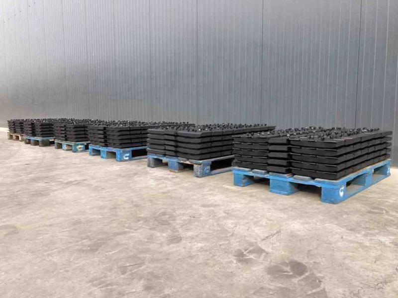 Demag Rubber Asphalt Pads - Okvir/ Šasija za Gradbeni stroj: slika 1 Demag Rubber Asphalt Pads - Okvir/ Šasija za Gradbeni stroj: slika 1